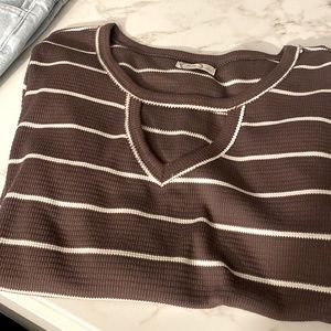 Maurice’s 24/7 Purple & White Long John Shirt w cut out neck line